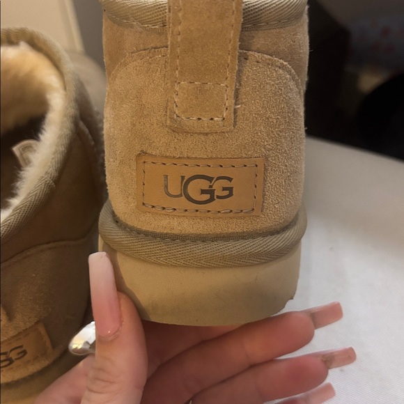 Mini UGGS - Picture 5 of 9